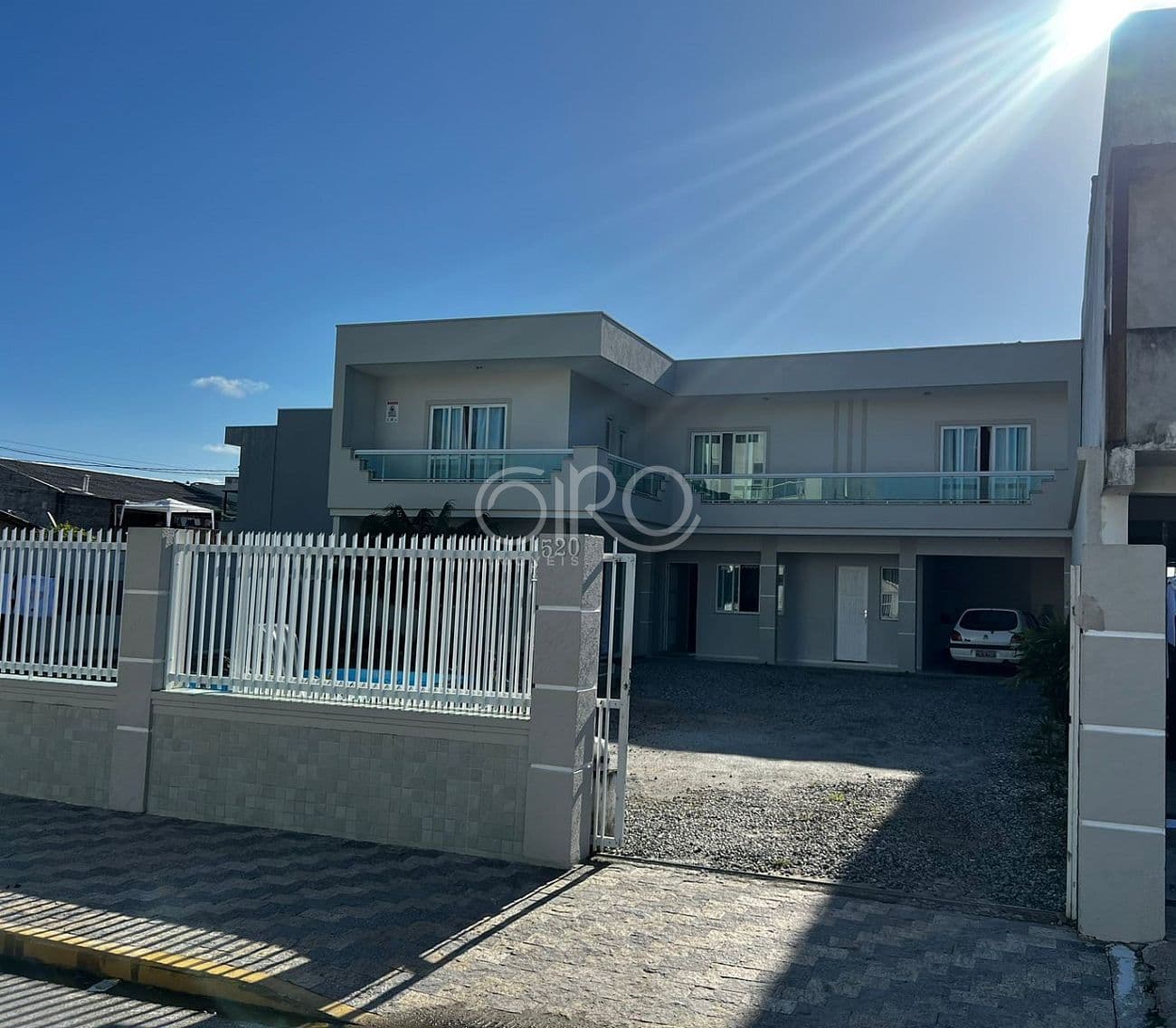 Casa com 02 Pavimentos no Cedro em Camboriú